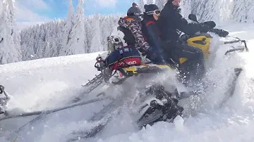 Can Am Outlander max 1000 apache backcountry tracks in Carpati